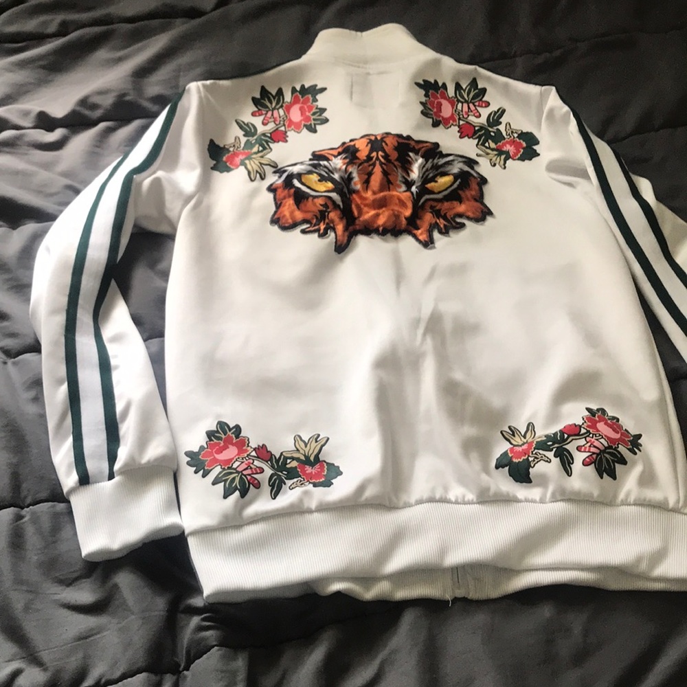 Tracksuit - Picture 2 of 7